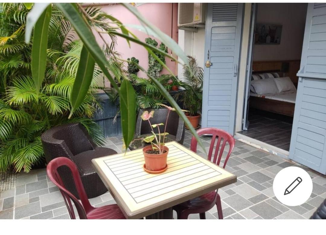 Appartements Et Chambres En Coeur De Ville Saint-Denis - Entree Autonome - Check In 14H30- Dış mekan fotoğraf