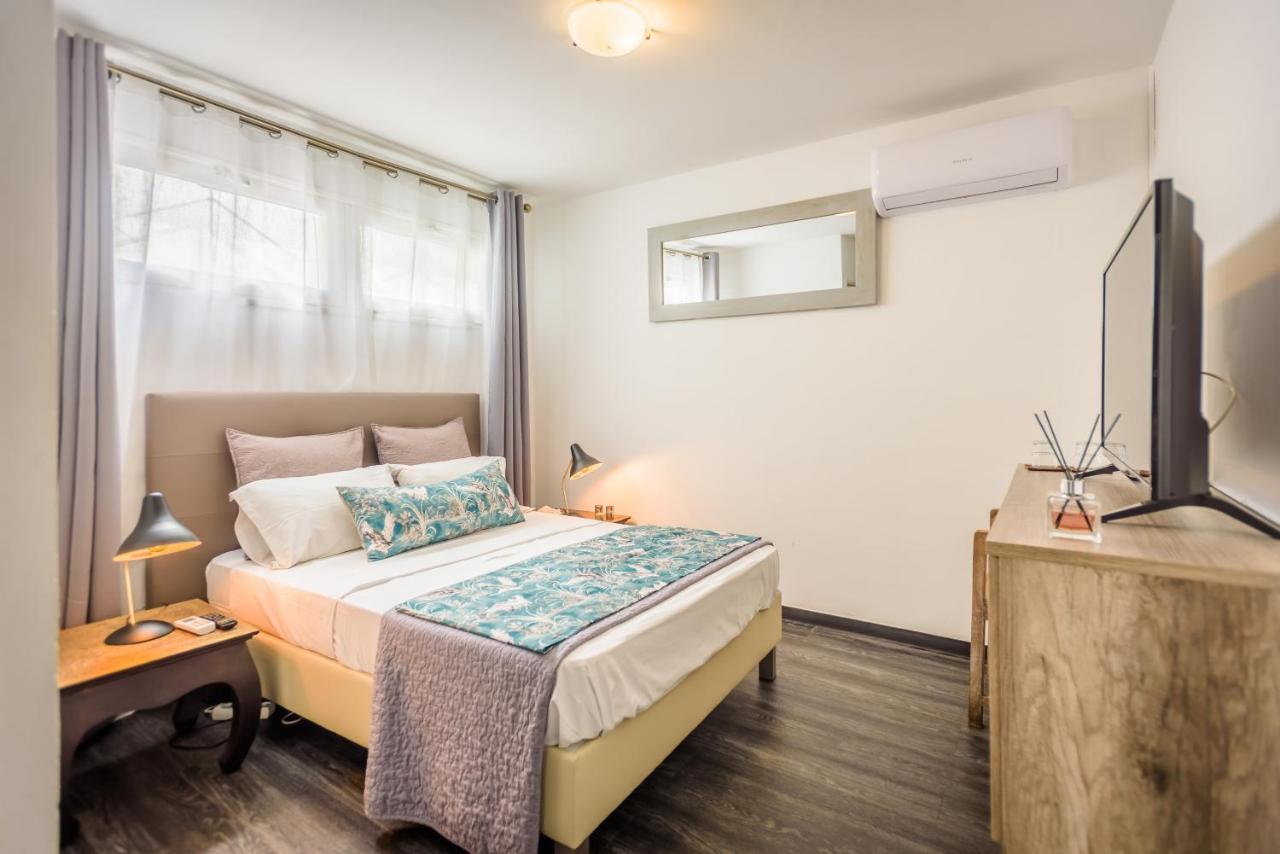 Appartements Et Chambres En Coeur De Ville Saint-Denis - Entree Autonome - Check In 14H30- Dış mekan fotoğraf